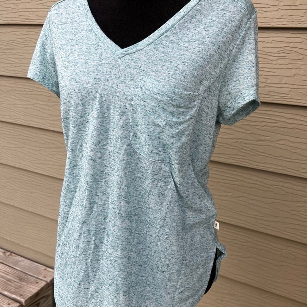 Toad & Co. Women’s size Small, short sleeve, V-neck, side slits, light teal